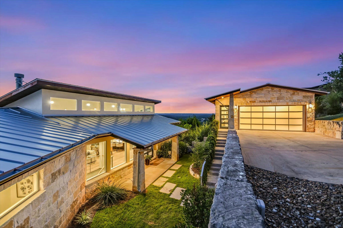1151 Eagle Point Dr — exterior