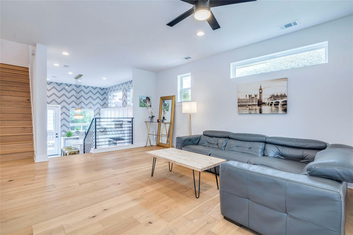 1214 Delano St #1 — photo 2