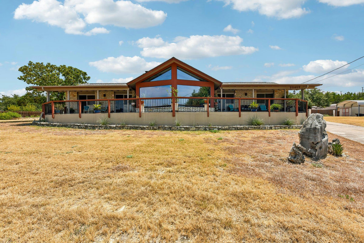 20923 Oak Dale Dr — exterior