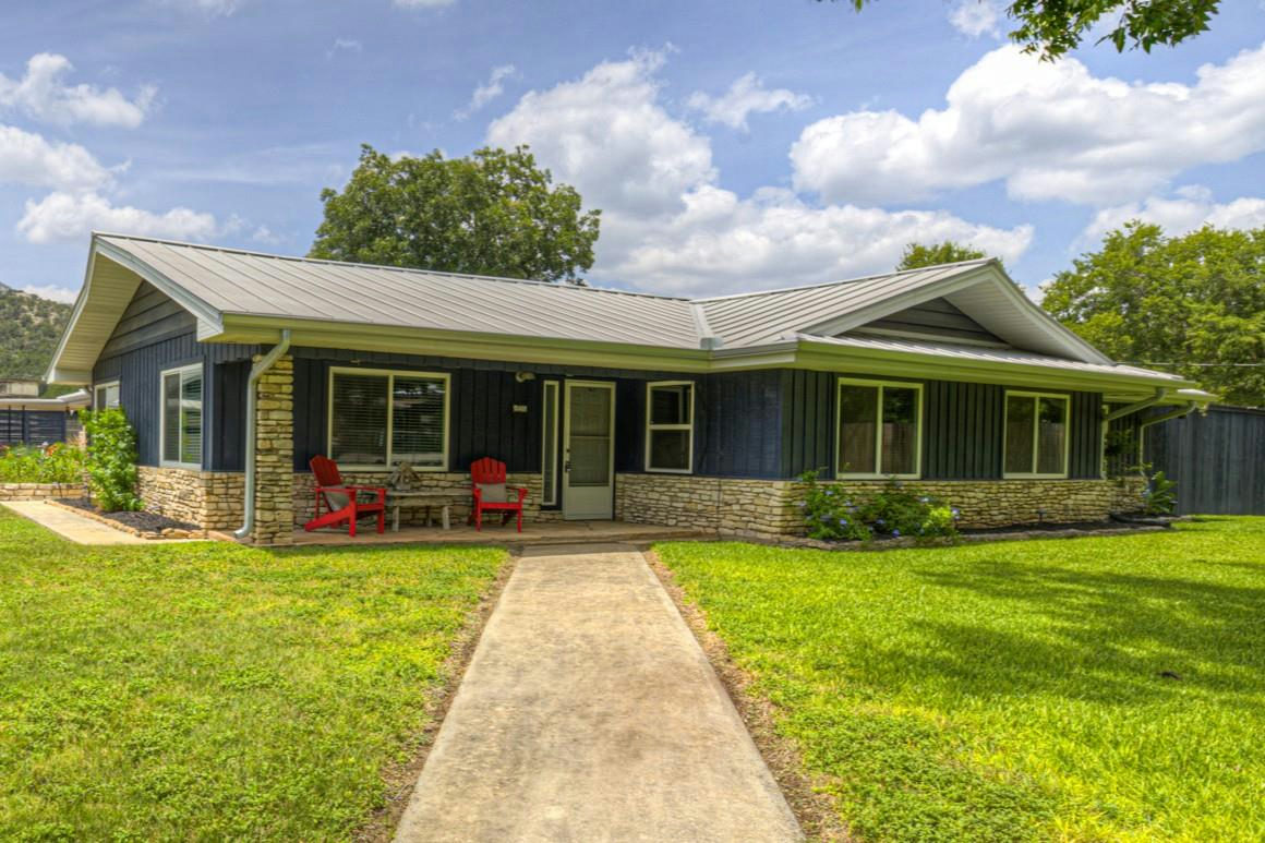 635 Riverside Path — exterior