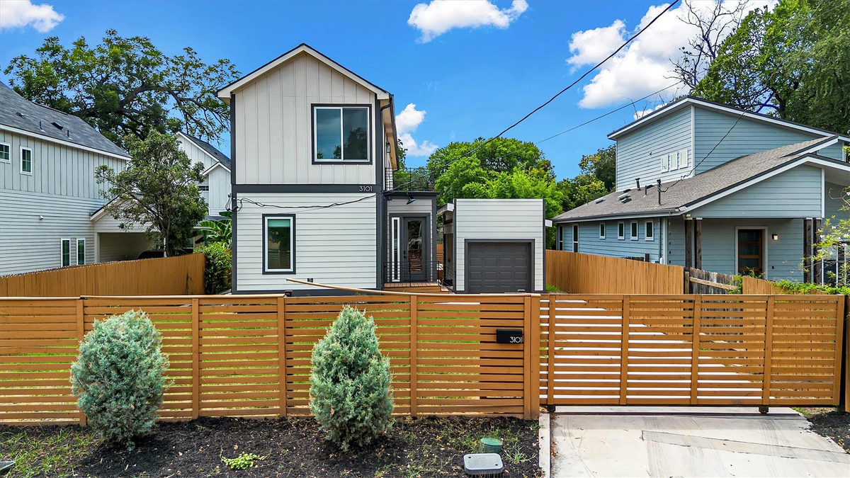 3101 Lyons Rd — exterior