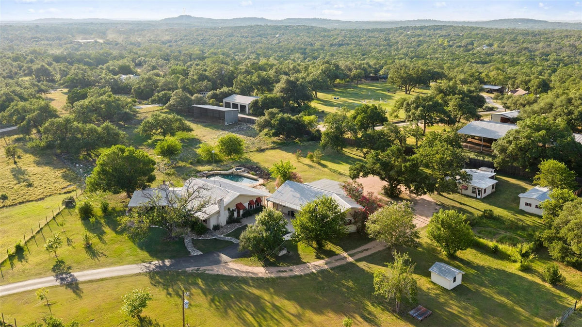 2501 LONE MAN MOUNTAIN Rd — exterior