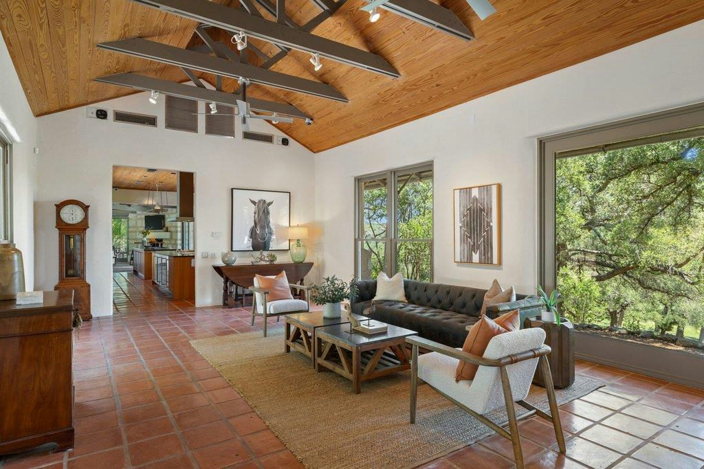 25014 Pedernales Canyon Trl — photo 5