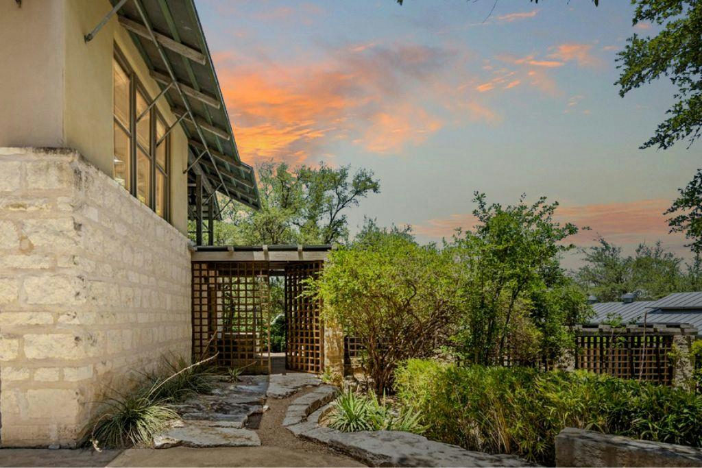 25014 Pedernales Canyon Trl — photo 2