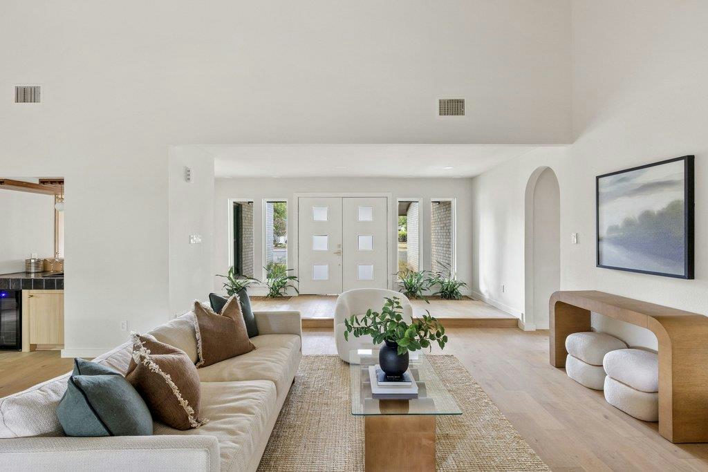 10707 Pinehurst Dr — photo 4