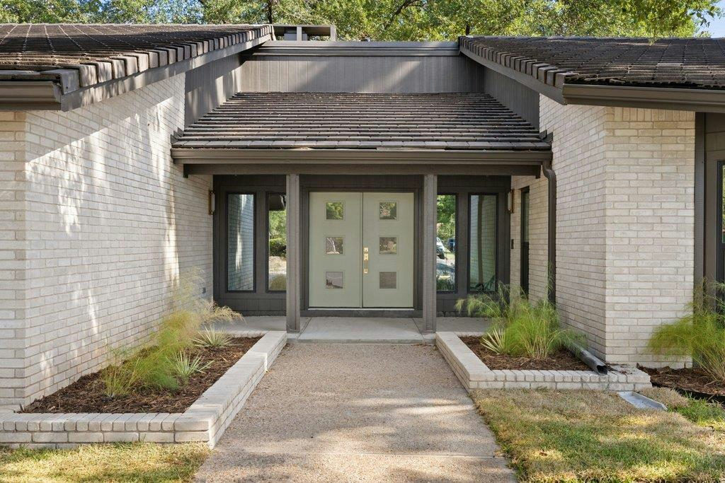 10707 Pinehurst Dr — photo 2