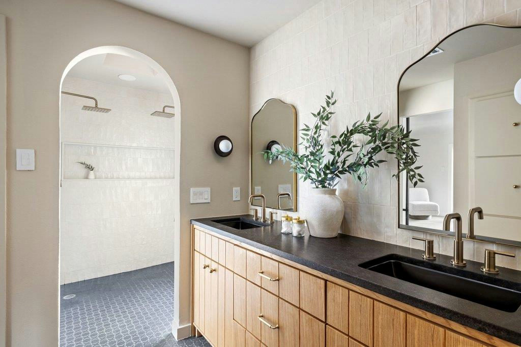 10707 Pinehurst Dr — photo 3