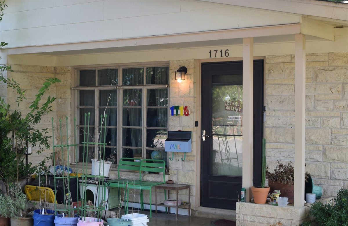 1716 Karen Ave — exterior