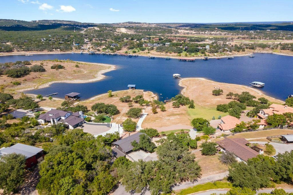 19833 Lakehurst Loop — exterior