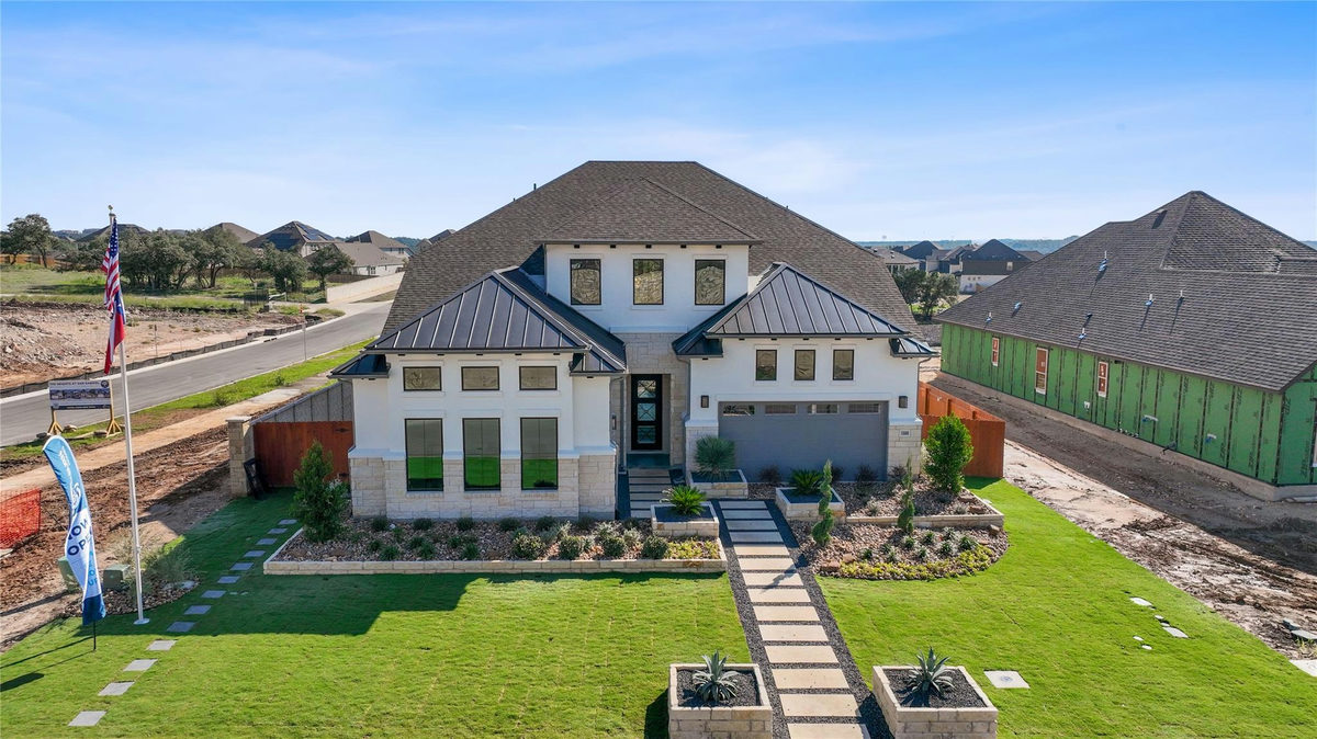 1300 Shelby Ln — photo 2
