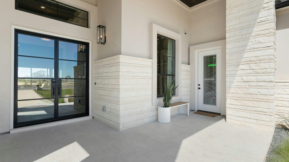 1405 Paxton Ln — photo 2
