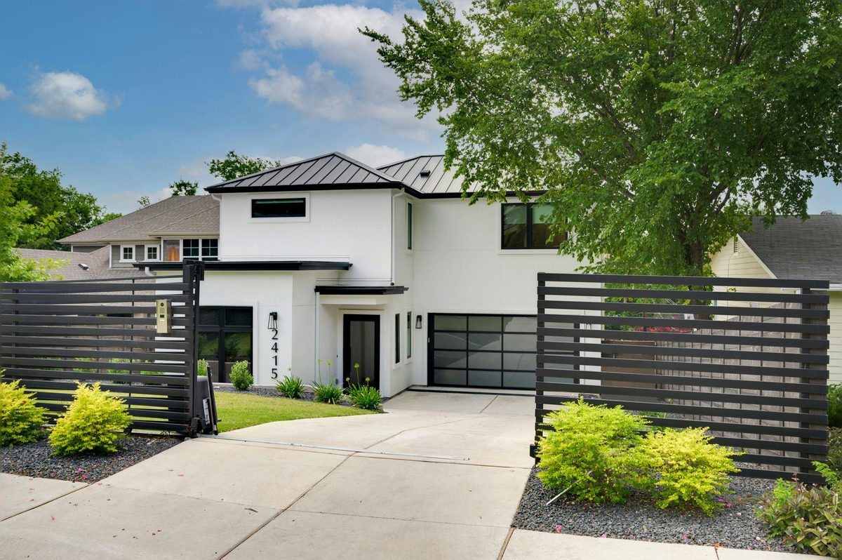 2415 McCall Rd — exterior