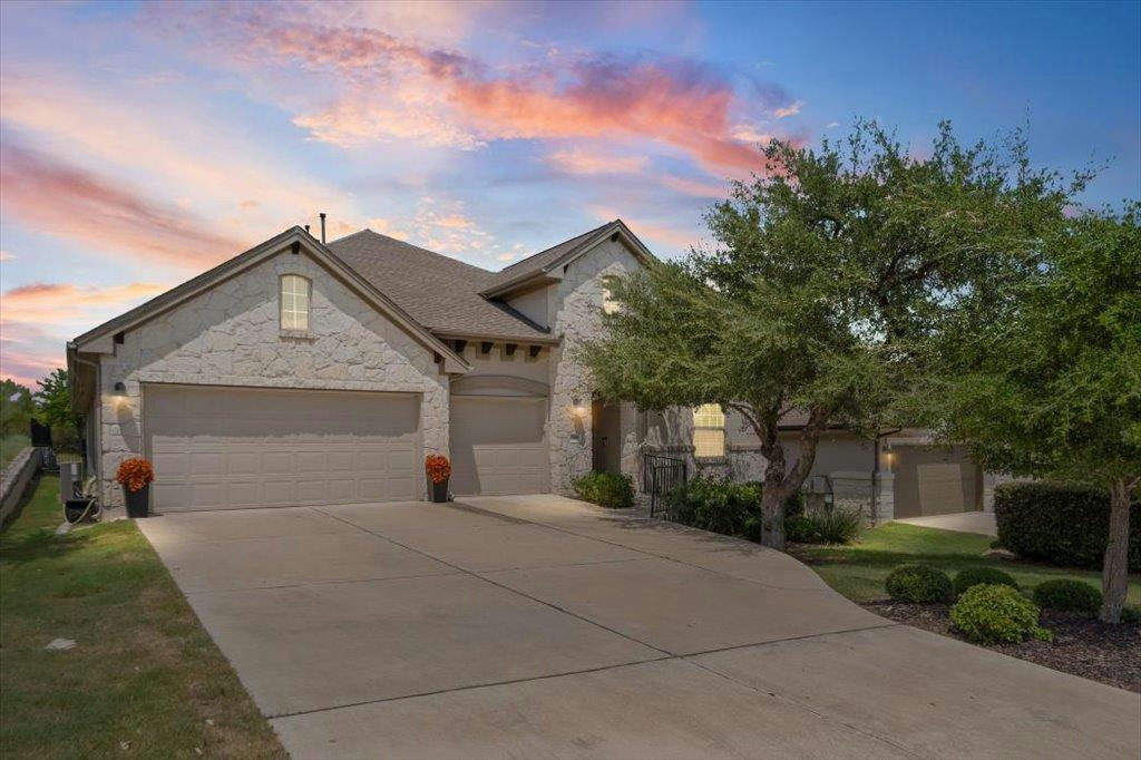 749 Jacksdaw Dr — photo 2