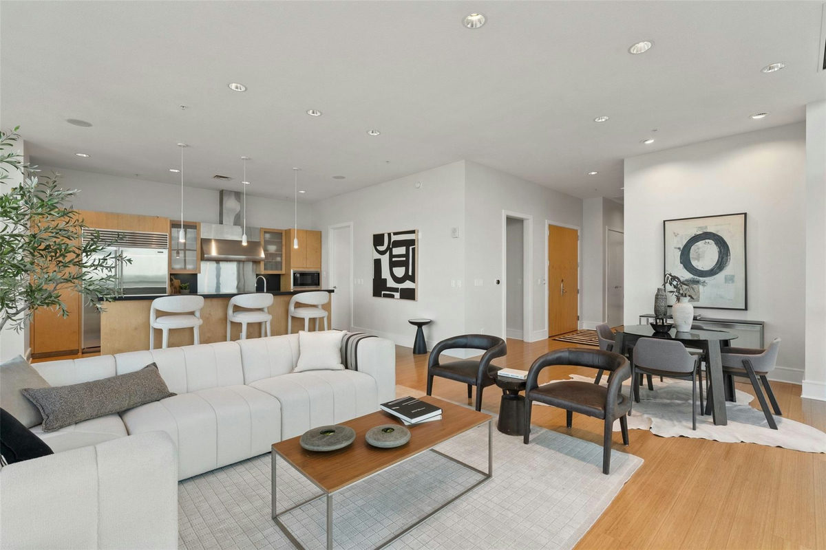 555 E 5th St #2901 — photo 2
