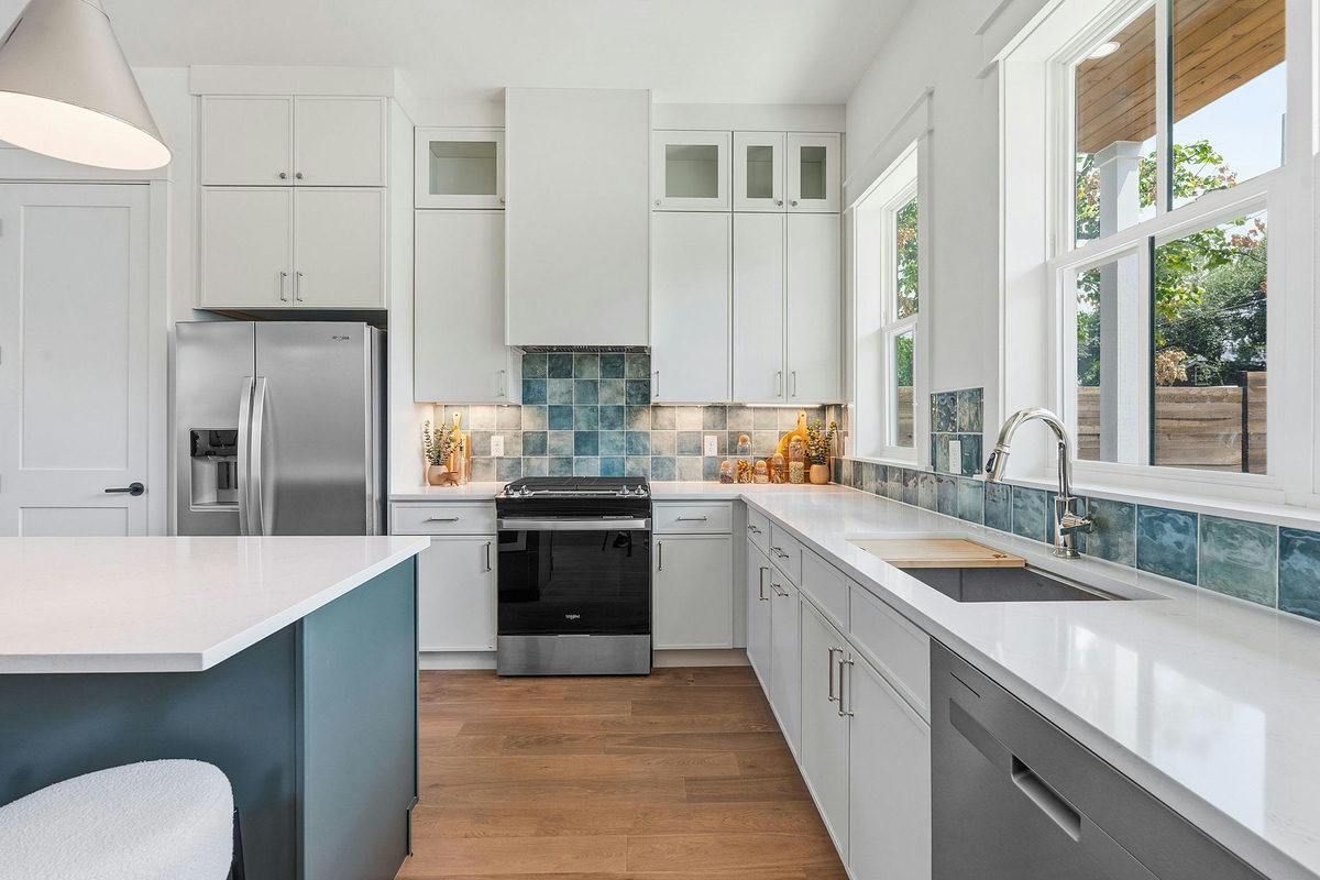 210 W Mockingbird Ln #1 — photo 3