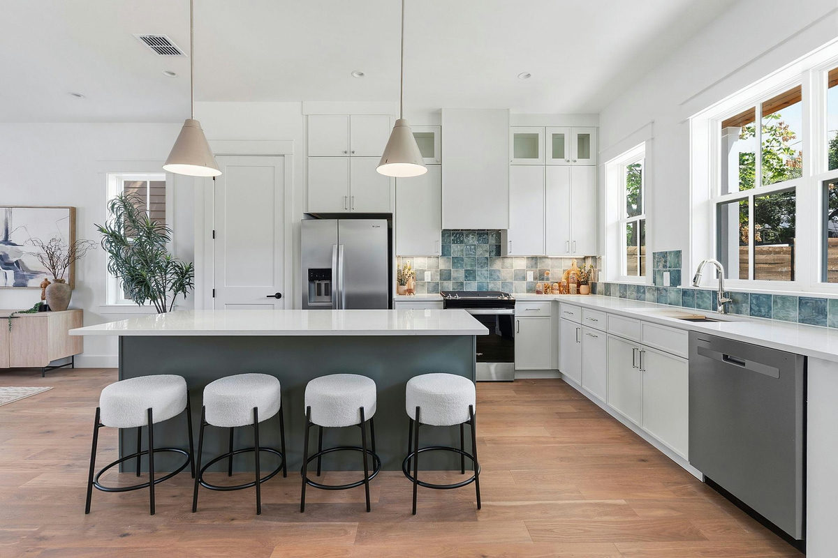 210 W Mockingbird Ln #1 — photo 4