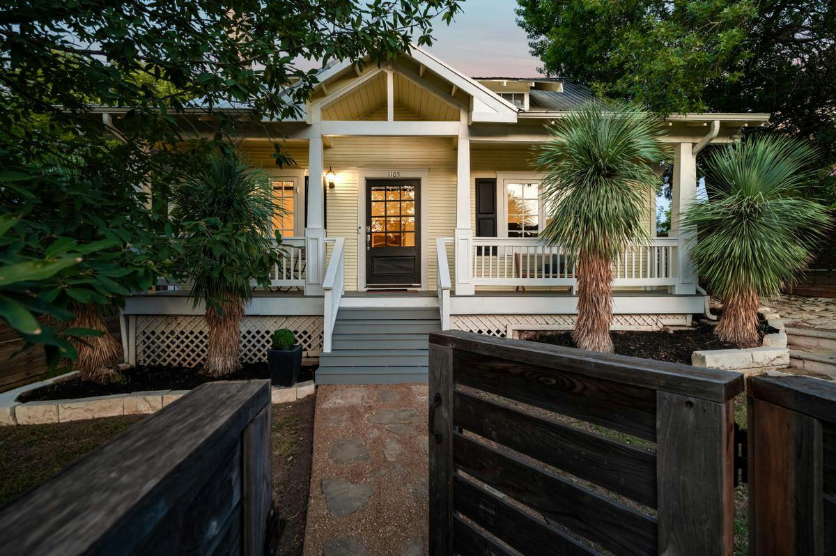 1105 Travis Heights Blvd — photo 2