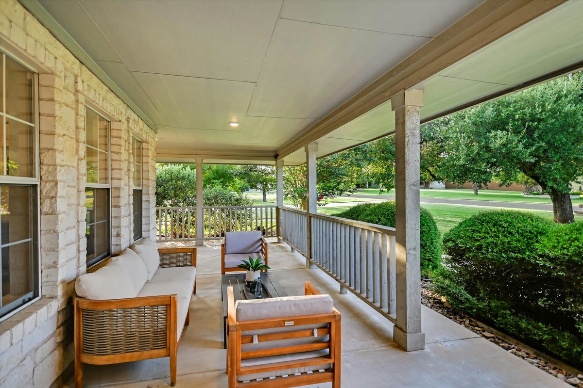 106 Lakeview Ln — photo 4