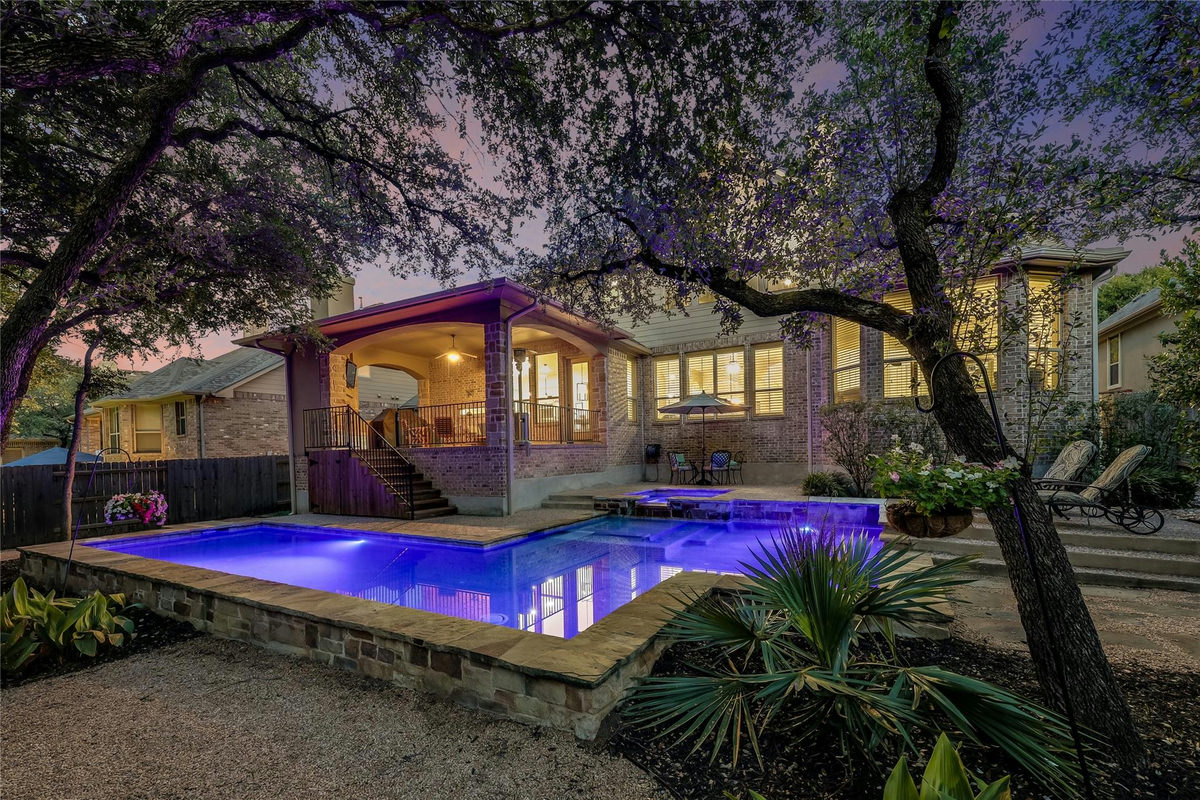 321 Angus Dr — photo 3