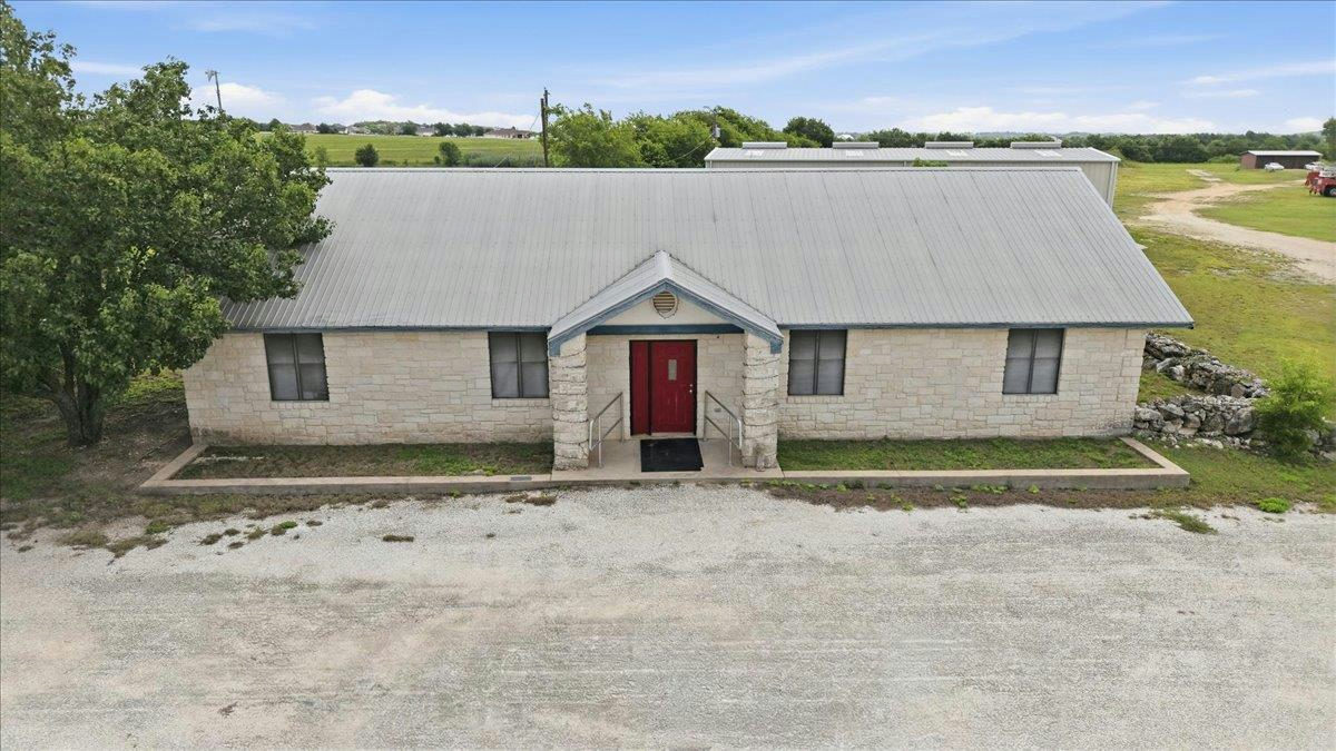 4350 Fm 1105 — exterior