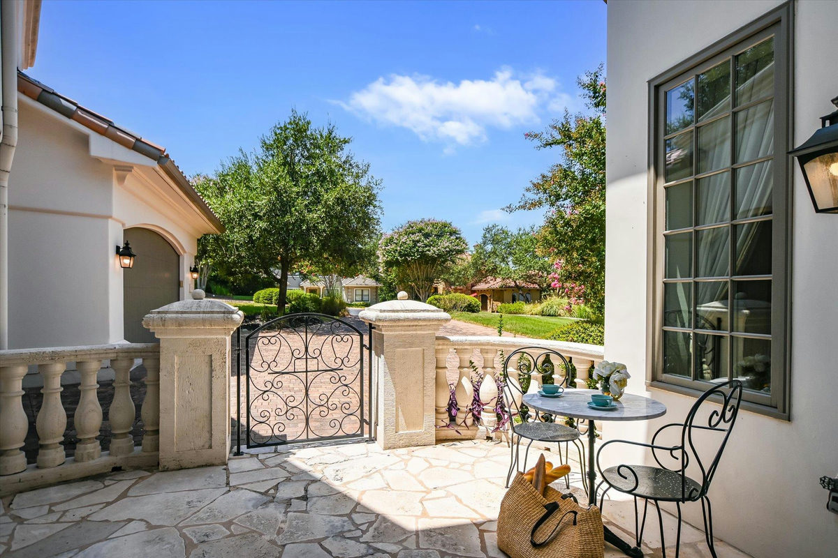 8734 Chalk Knoll Dr — photo 2