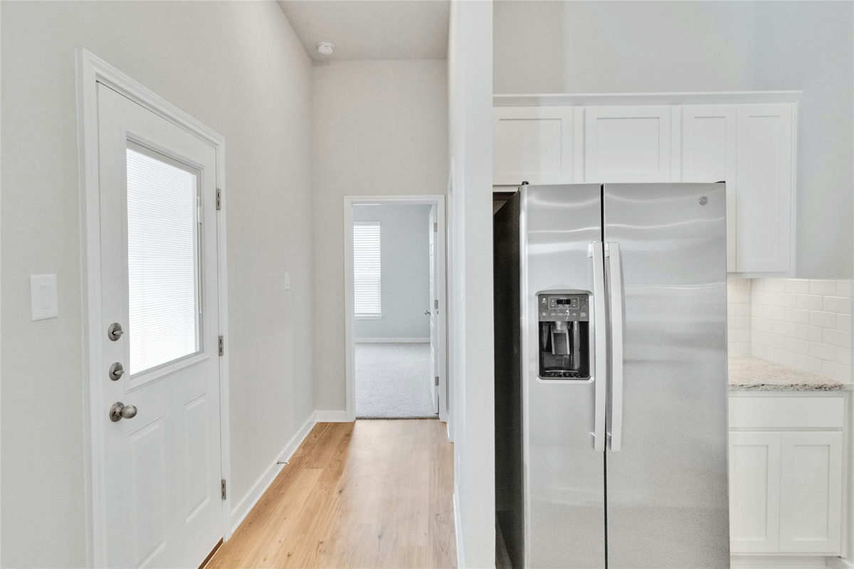 943 Staglin St — photo 5