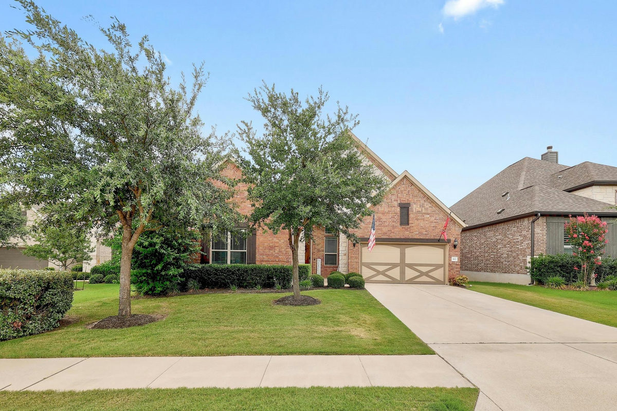 812 Anahuac Dr — exterior