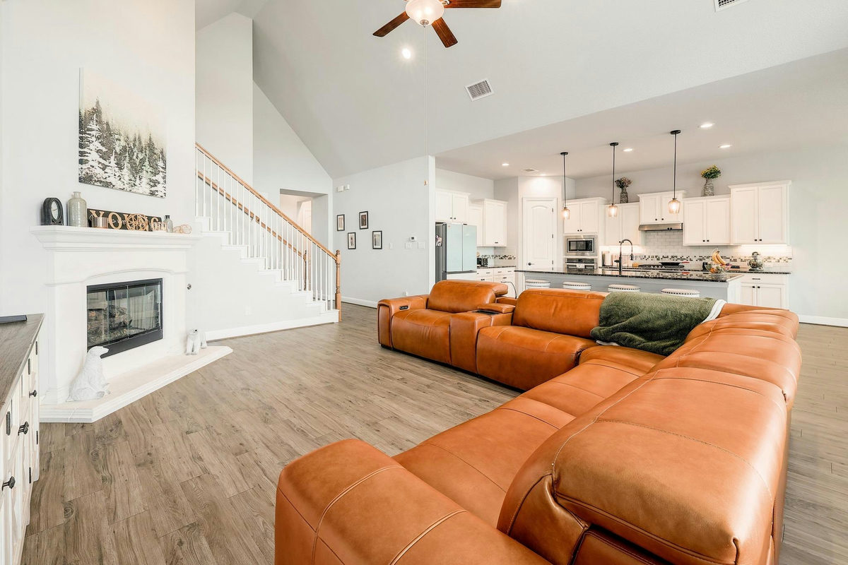 812 Anahuac Dr — photo 4