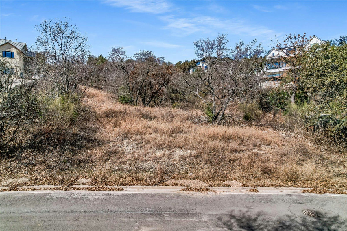 6304 Rusty Ridge Dr — exterior