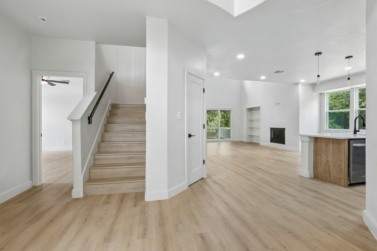 12717 Lee Park Ln — photo 4