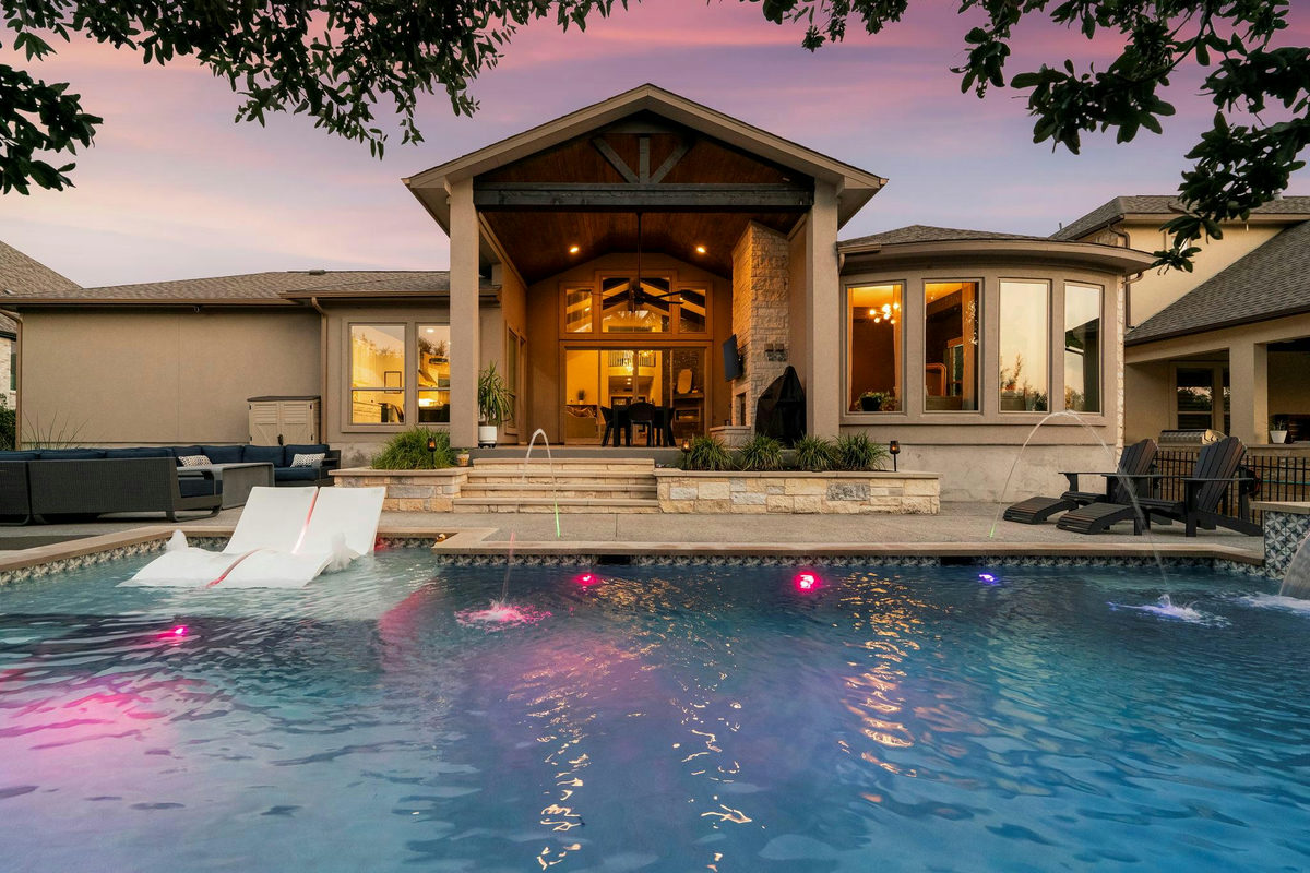 443 Two Creeks Ln — exterior