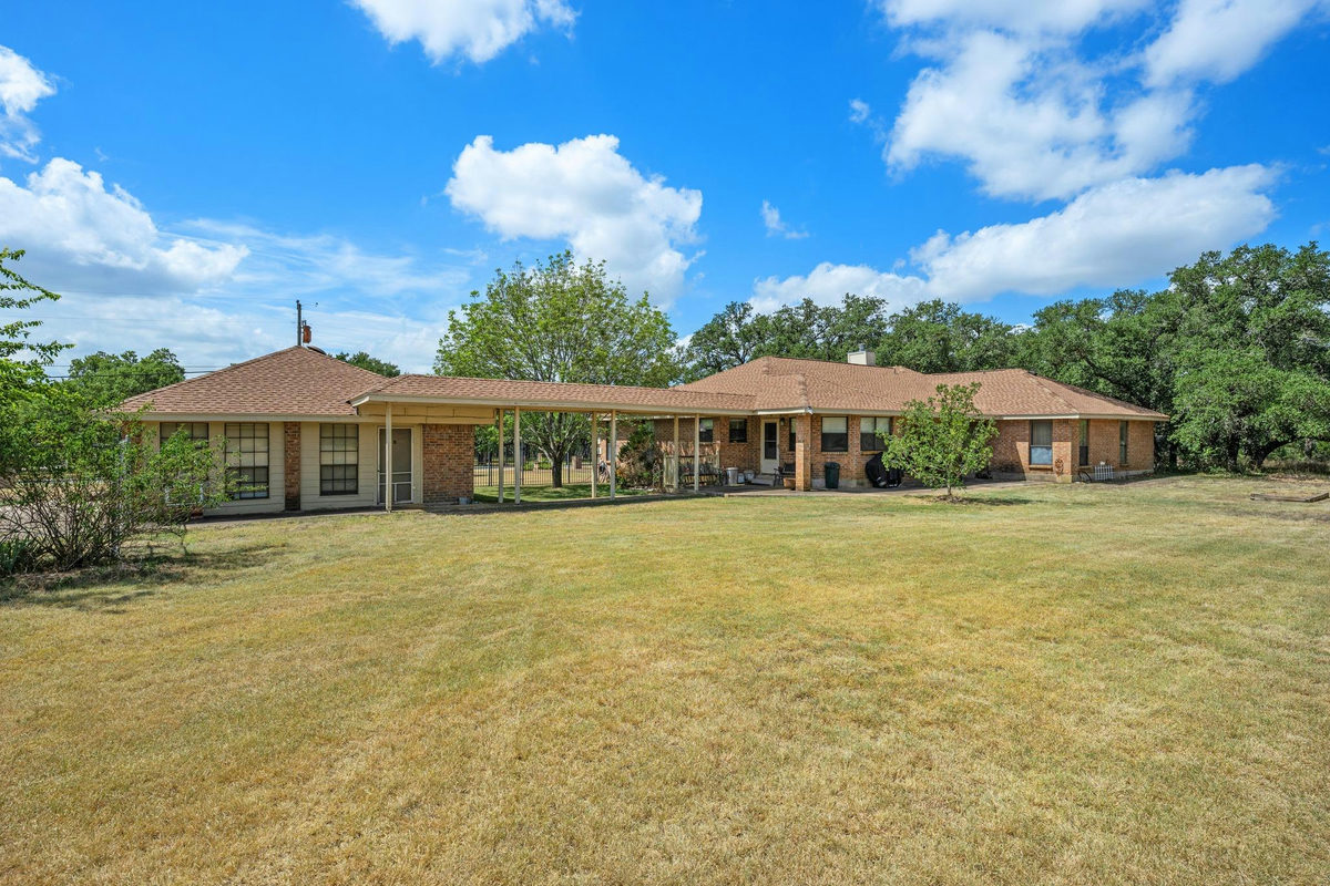 2852 Cedar Hollow Rd — exterior