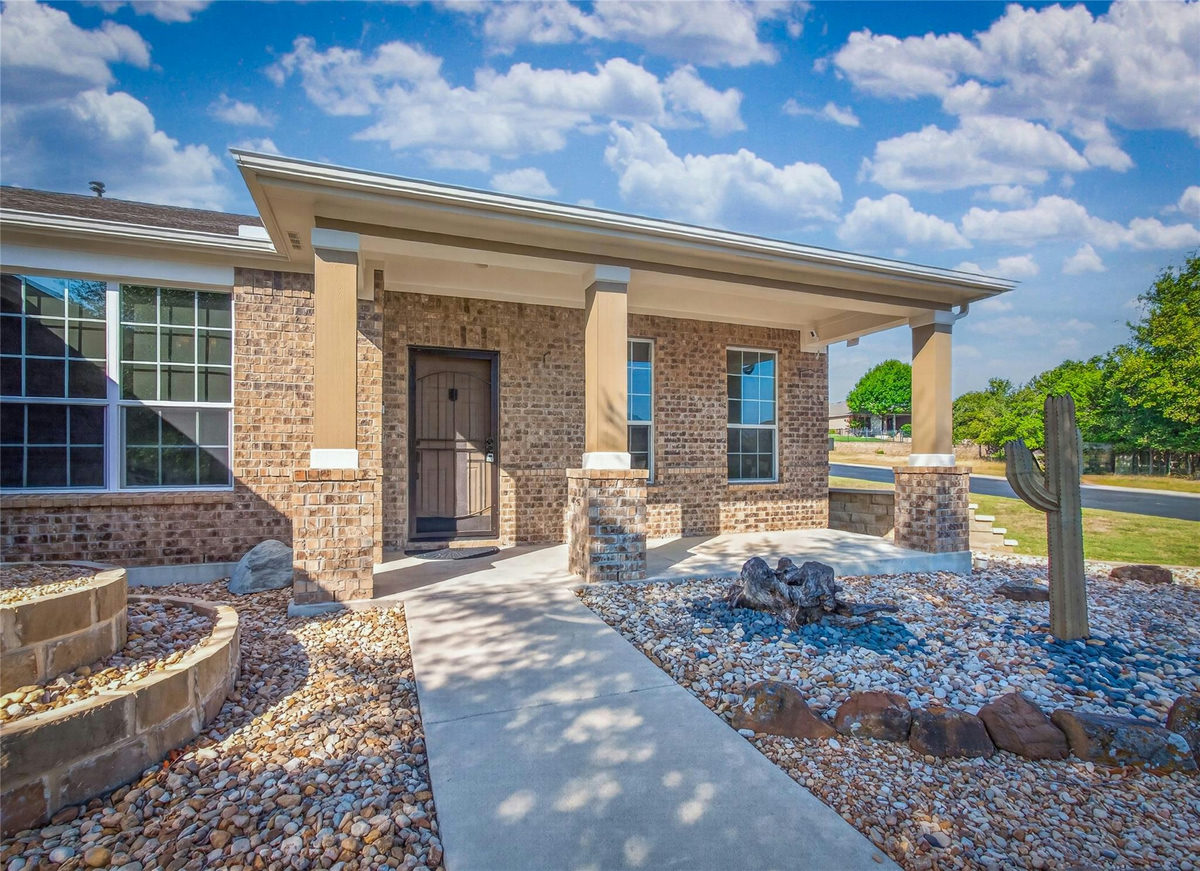 435 Davis Mountain Cir — photo 2