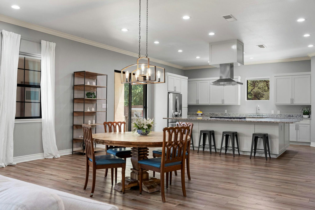 2713 Leslie Ln — photo 3