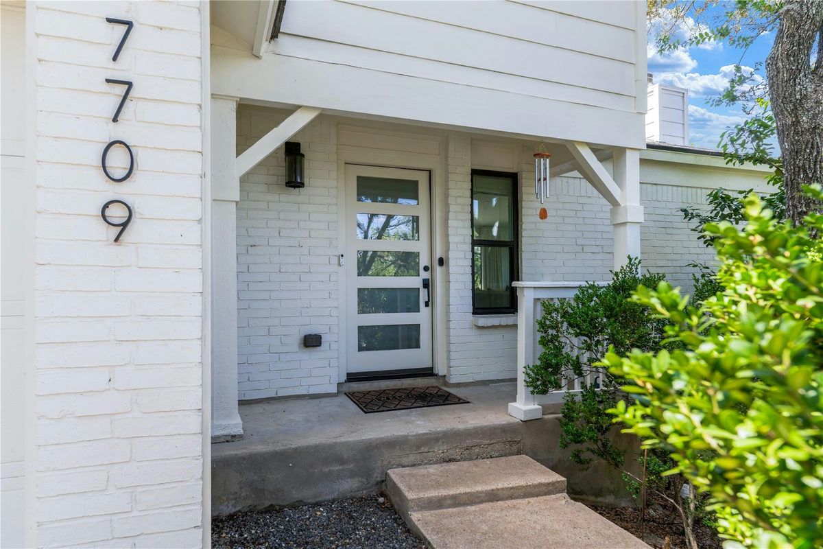 7709 Evaline Ln — photo 4