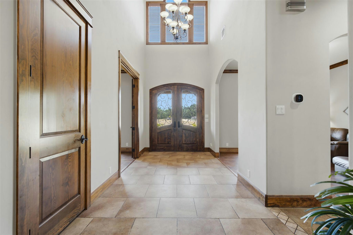438 Patricia Rd — photo 4