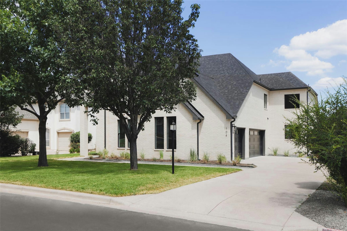 104 Whitley Dr — photo 3