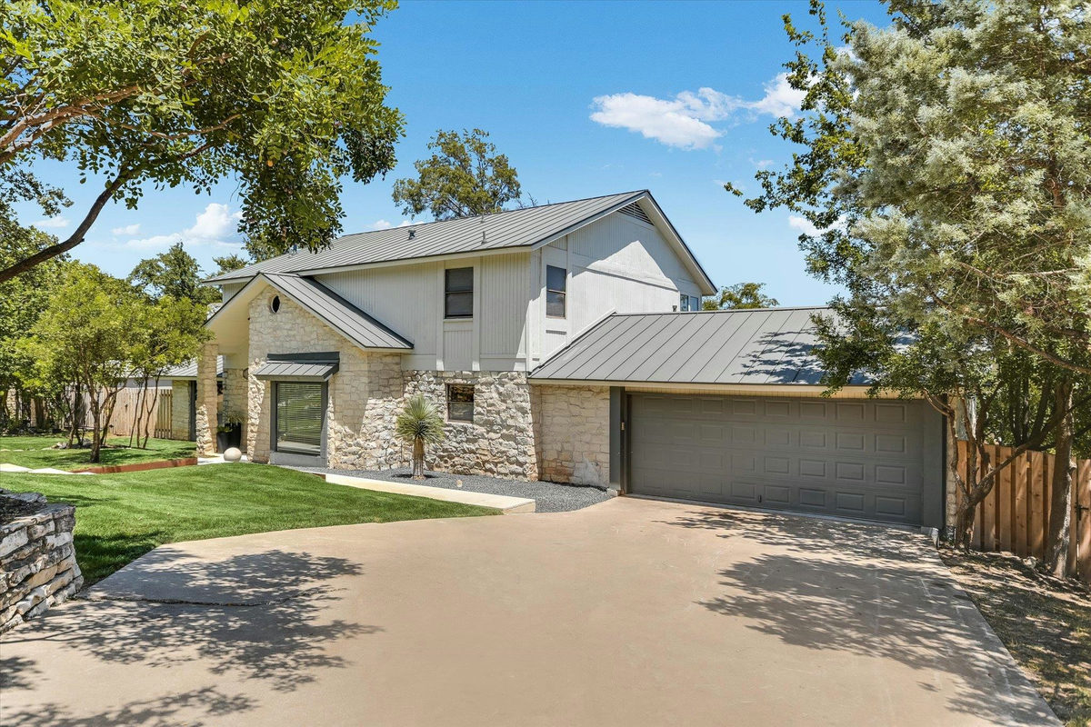 1923 Cypress Pt W — photo 2