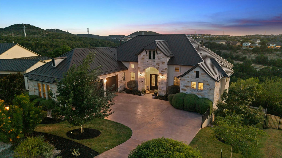 321 Bisset Ct — exterior