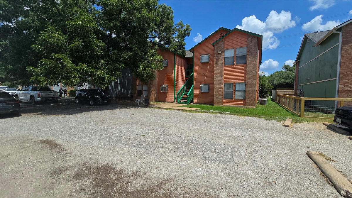 2419 W Slaughter Ln — photo 5