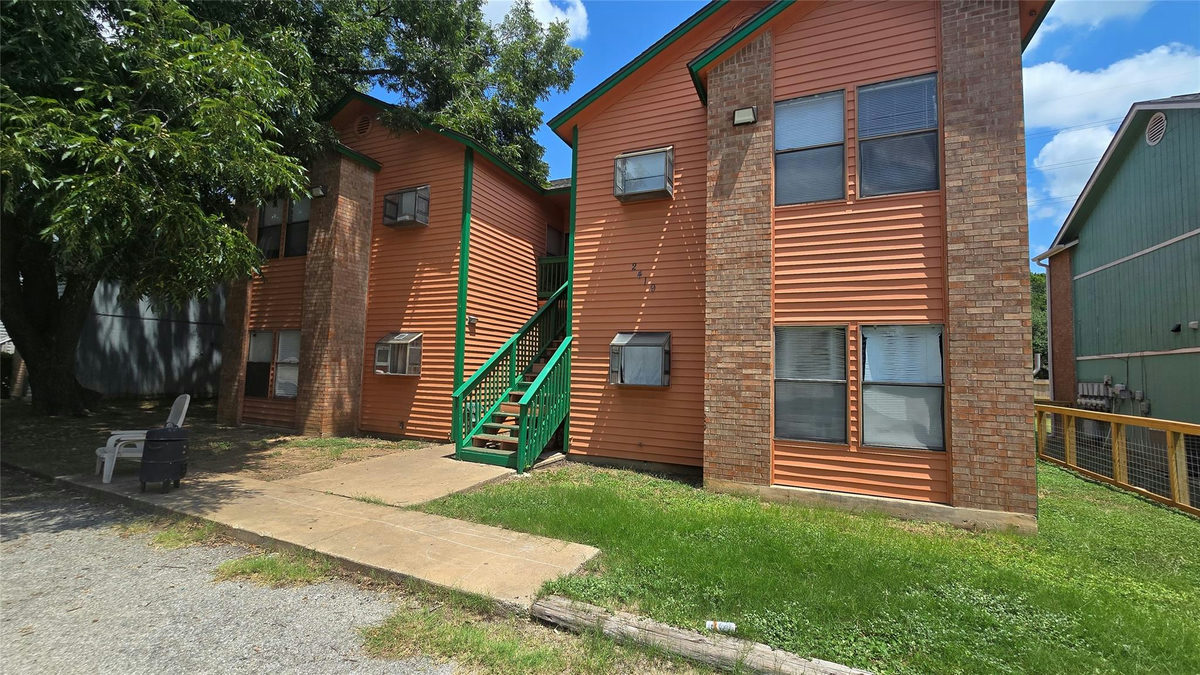 2419 W Slaughter Ln — photo 3