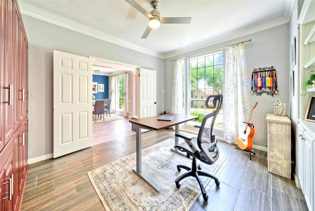 3002 Barton Point Cir — photo 4