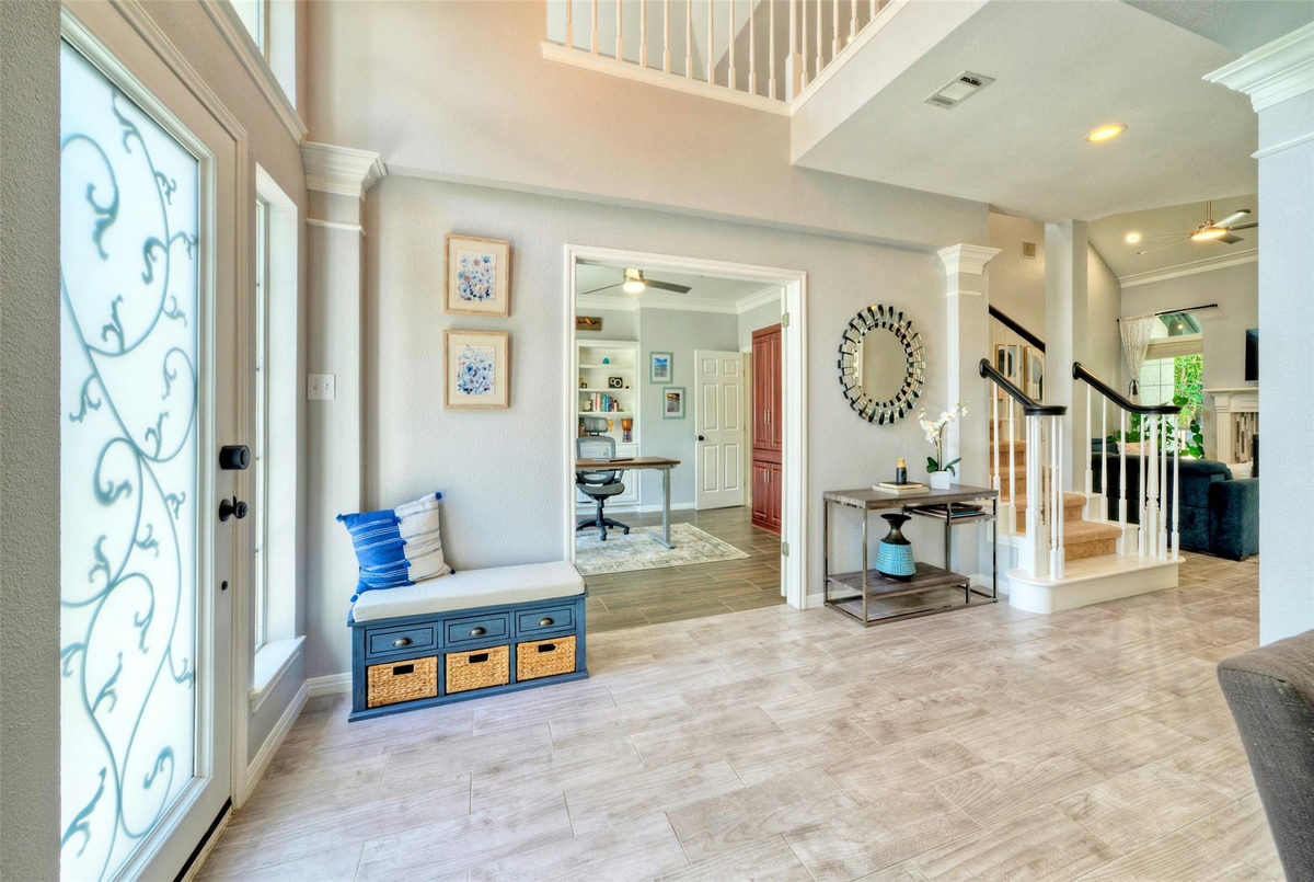 3002 Barton Point Cir — photo 2