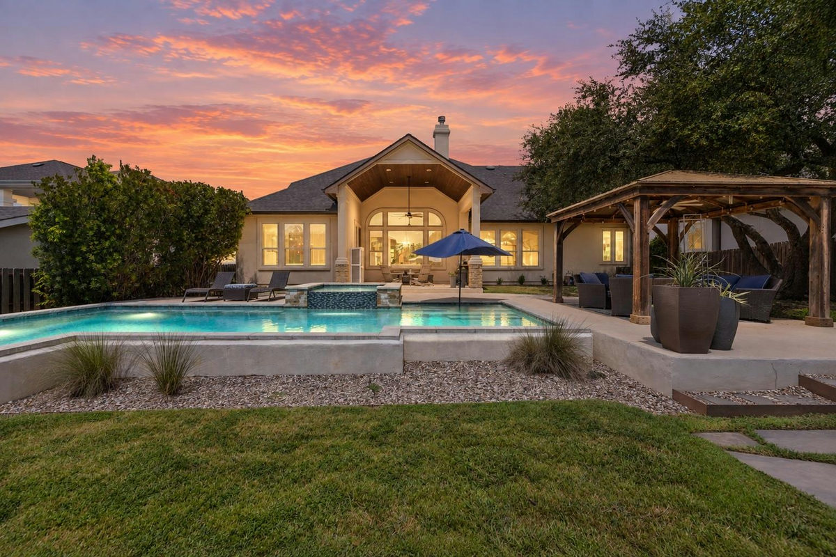9621 Rocky Creek Blvd — exterior