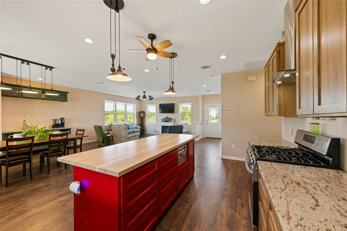 459 E Ridge Ln — exterior