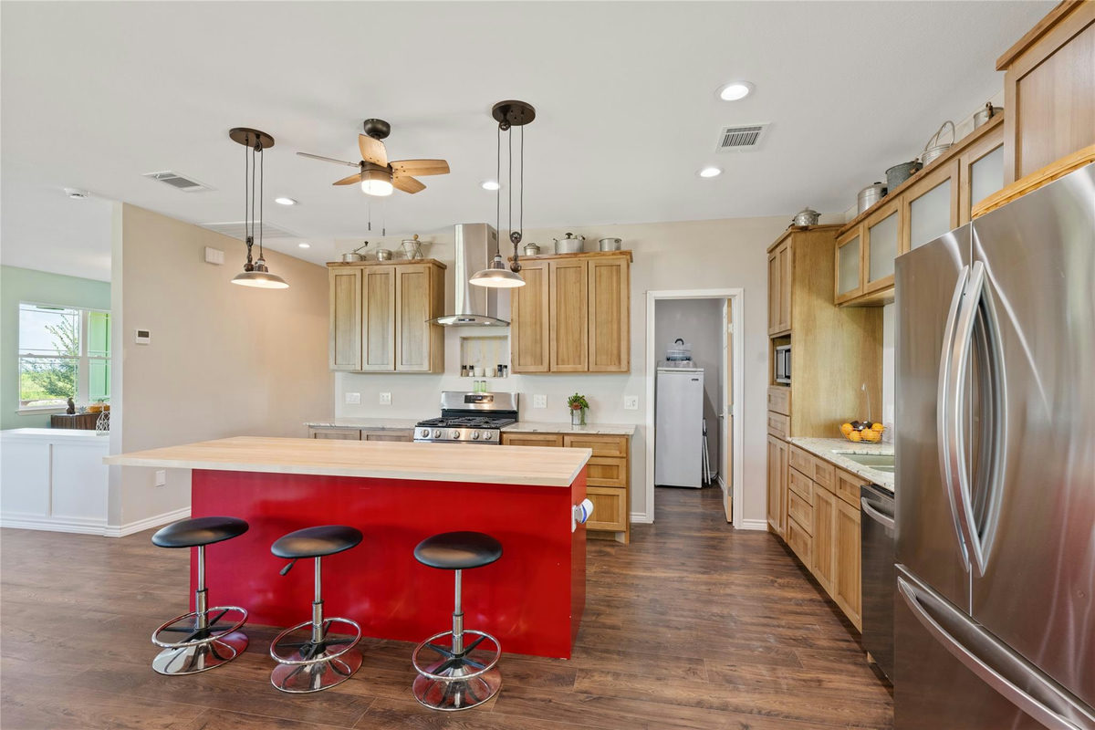 459 E Ridge Ln — photo 3