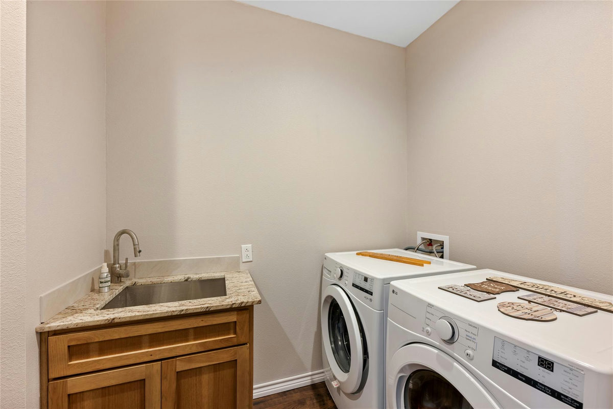 459 E Ridge Ln — photo 5