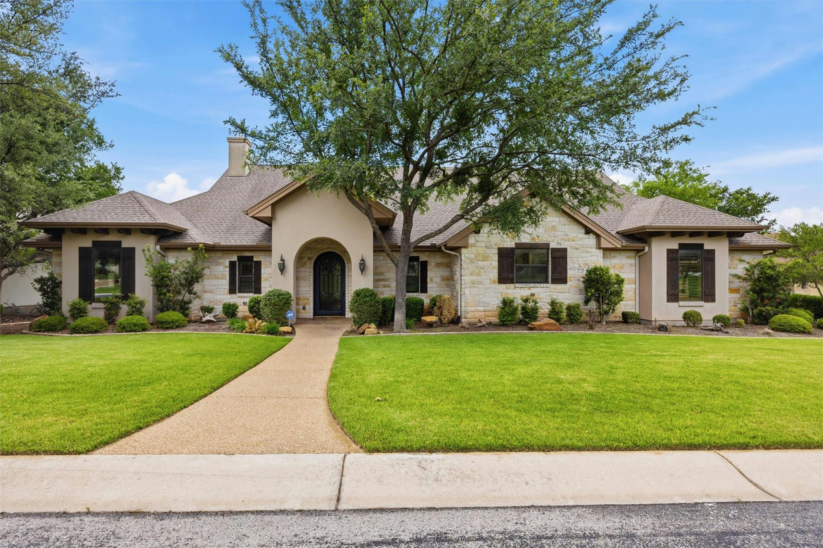 203 Pristine Ln — exterior