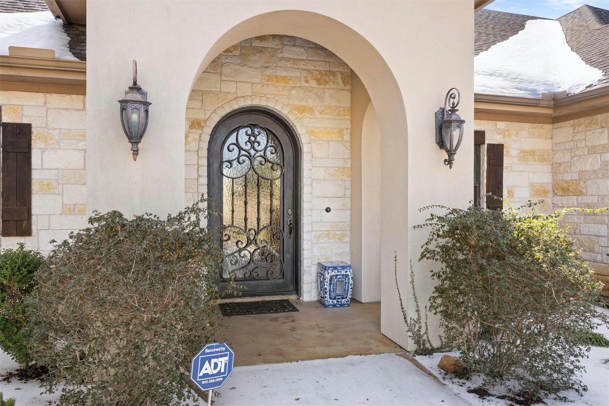 203 Pristine Ln — photo 3