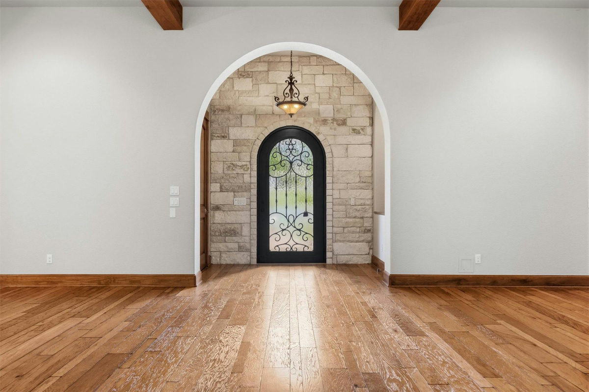203 Pristine Ln — photo 4